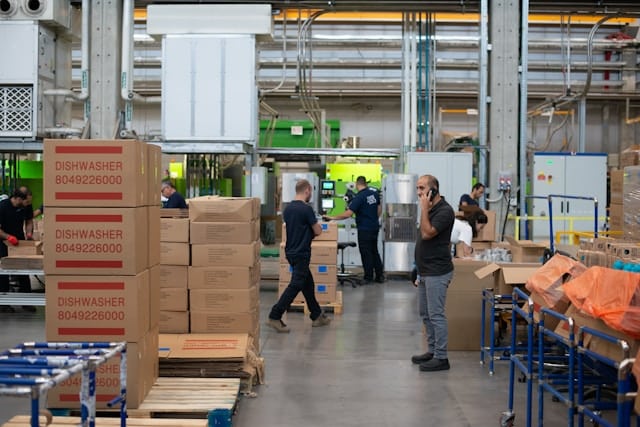 The Role of Counterbalanced Floor Cranes in Modern Workplaces
